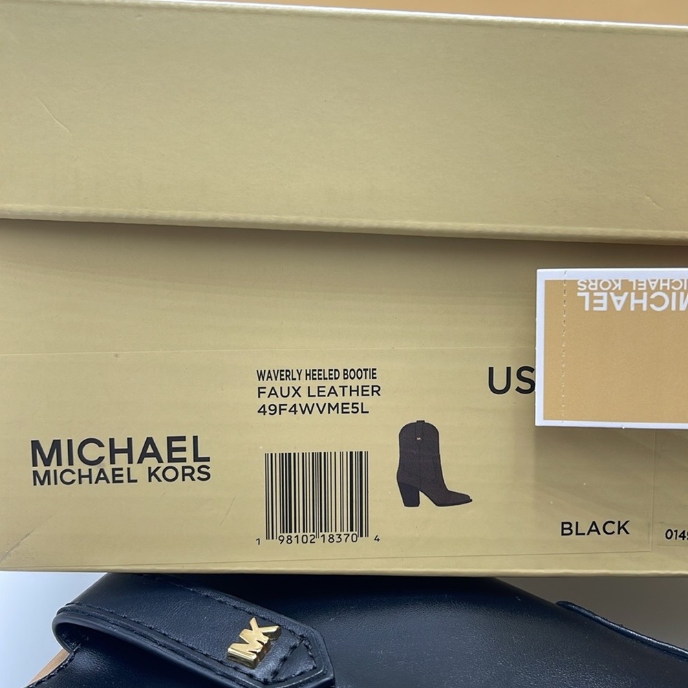 MICHAEL KORS WAVERLY HEELED BOOTIE FAUX LEATHER
49F4WVME5L
198102183704
BLACK - Picture 16 of 16